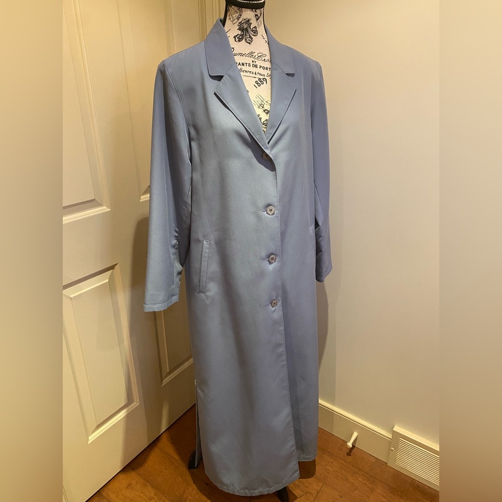 Stunning Rare London Fog Swing Trench Coat w Equisite embroidery… Size Med In EC